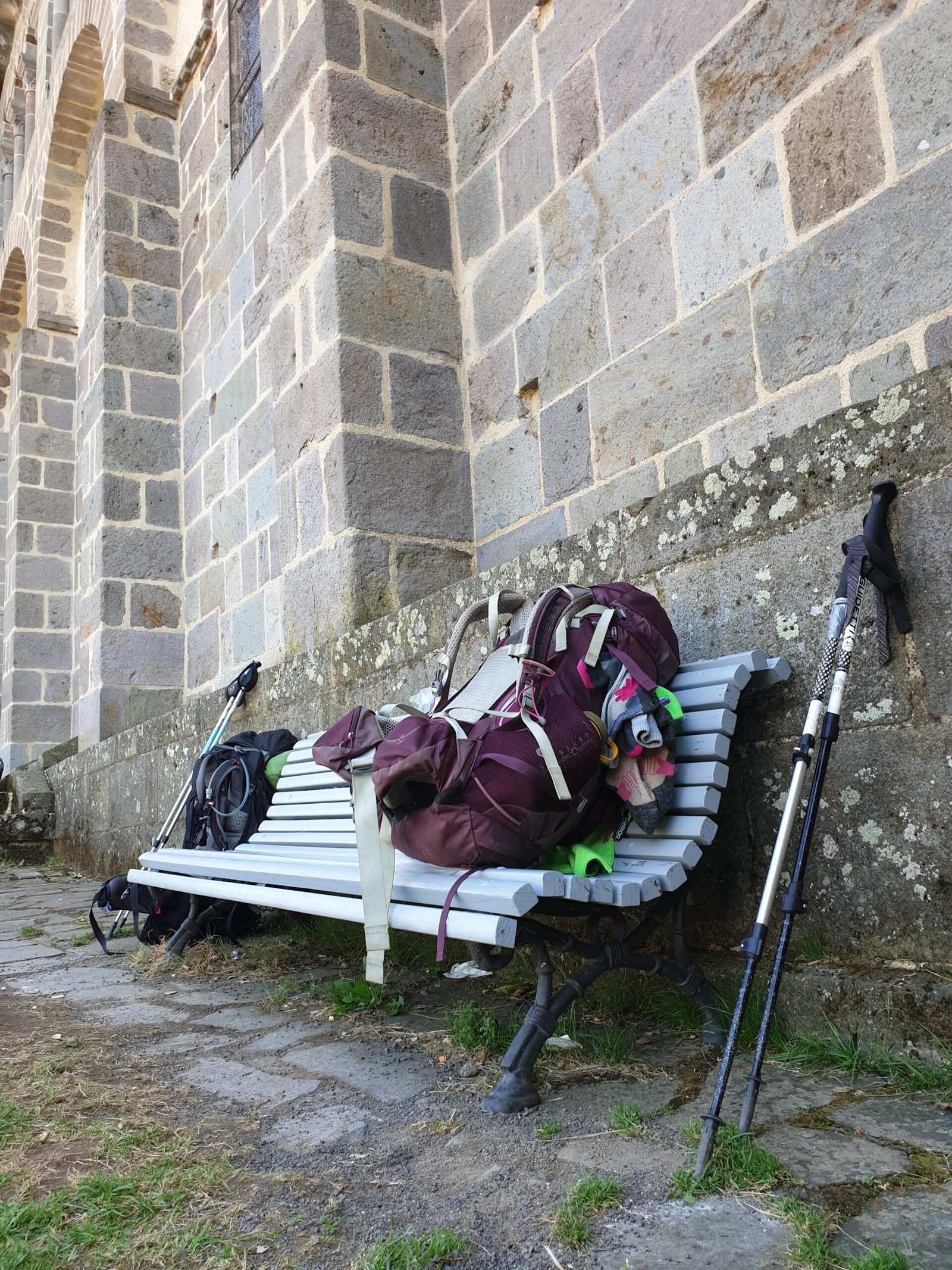 Banc à l’ombre pour randonneurs, Saint-Nectaire